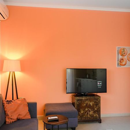 Terrace Tirana Cityscape 2 Luaran gambar