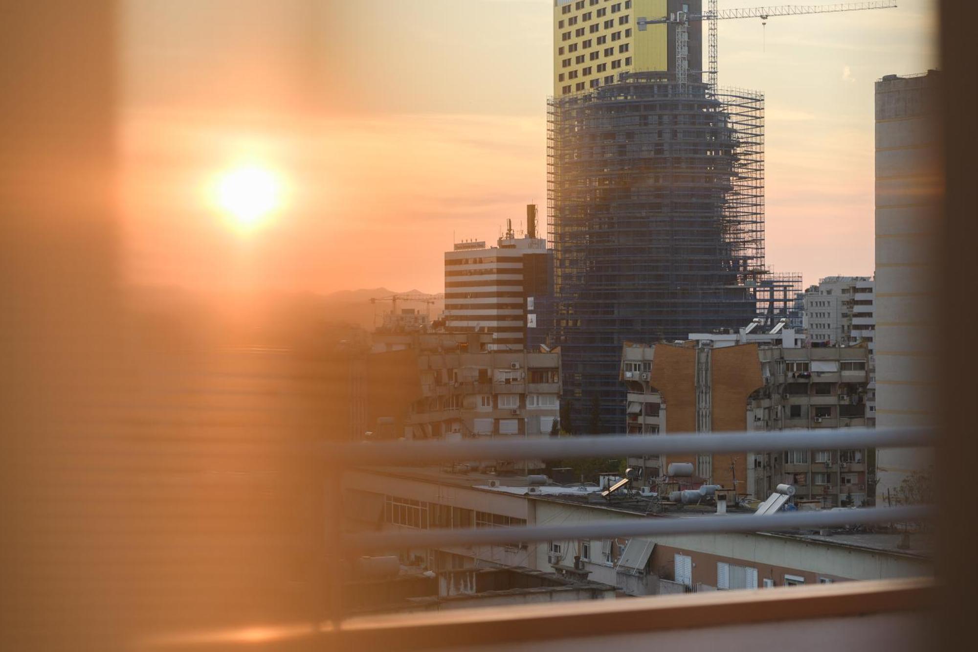 Terrace Tirana Cityscape 2 Luaran gambar